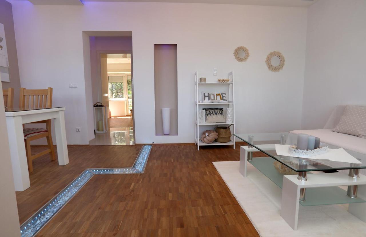 Apartments Vida โตรกีร์ ภายนอก รูปภาพ